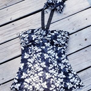 White House Black Market Top Size 4